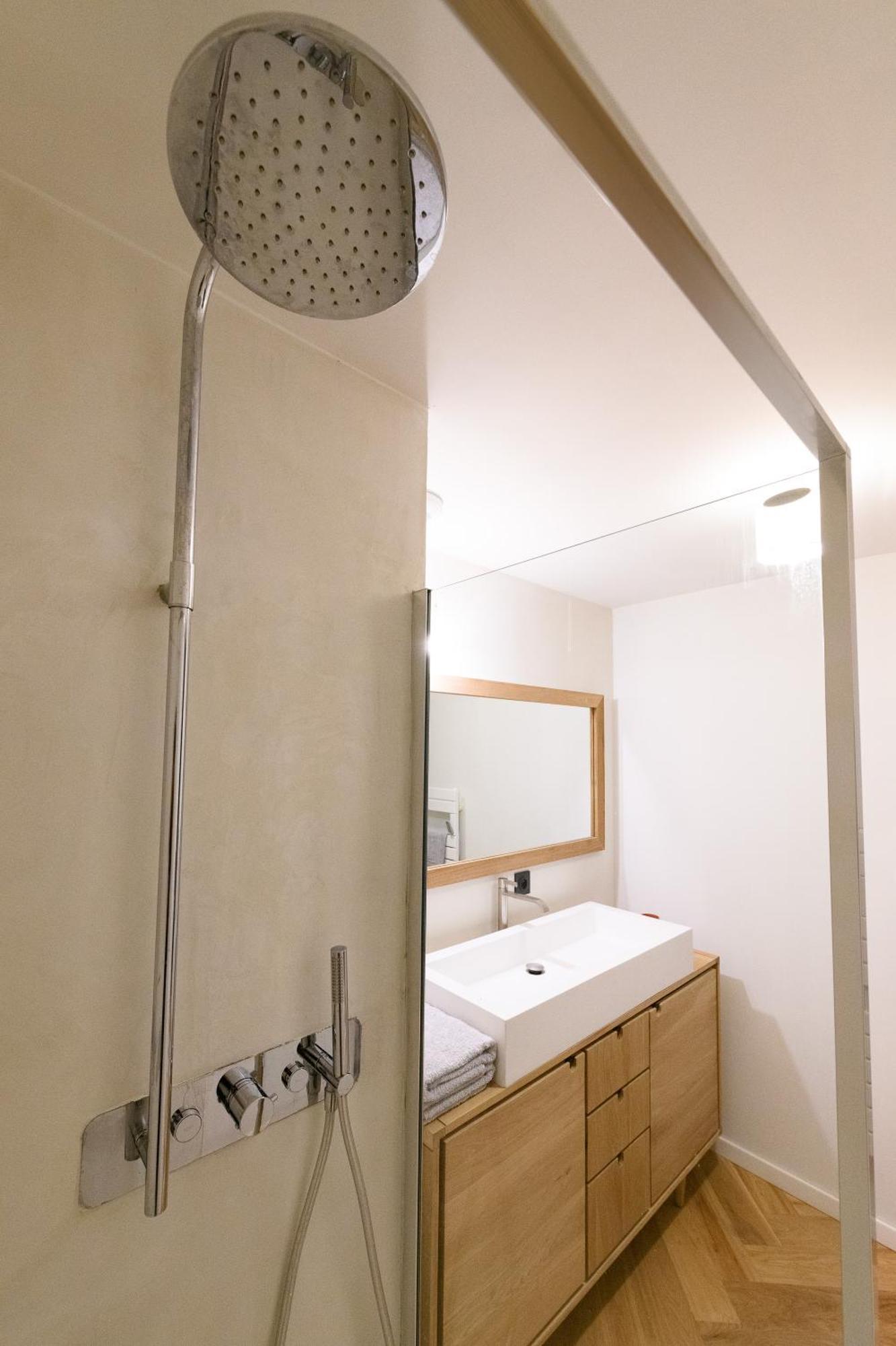 Superbe Idealement Situe Appartement *